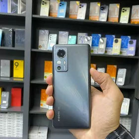 MI 12x 8/256gb