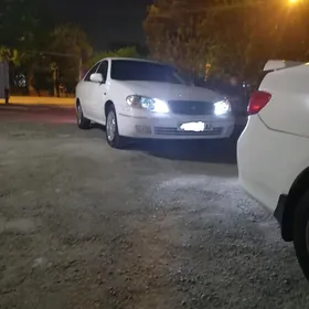 Nissan Sunny 2005