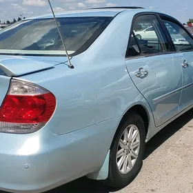 Toyota Camry 2004