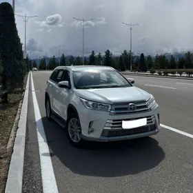Toyota Highlander 2019