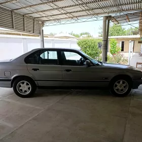 BMW 525 1990
