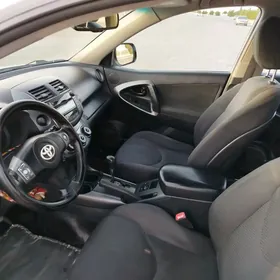 Toyota RAV4 2011