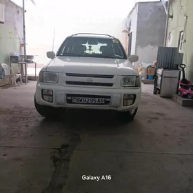 Infiniti QX4 2000