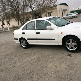 Nissan Sunny 2001