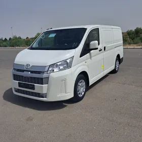 Toyota Hiace 2021