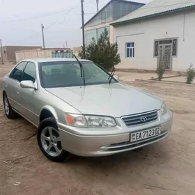 Toyota Camry 2001