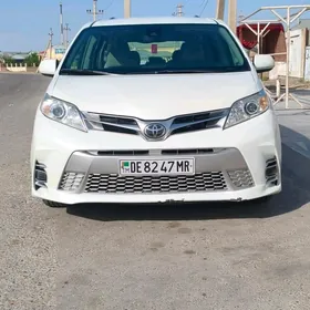 Toyota Sienna 2019