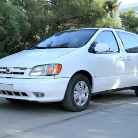 Toyota Sienna 2001