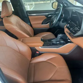 Toyota Highlander 2022