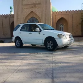 Mercedes-Benz ML350 1999