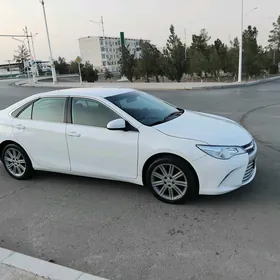 Toyota Camry 2016