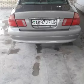 Mitsubishi Diamante 1997