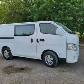 Nissan NV3500 2022