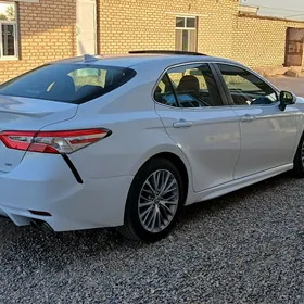 Toyota Camry 2020