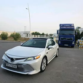 Toyota Camry 2018