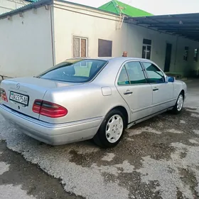 Mercedes-Benz C320 1995
