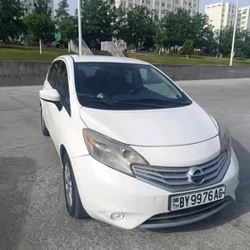 Nissan Versa 2015