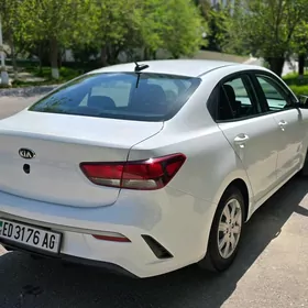Kia Rio 2021