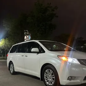 Toyota Sienna 2016