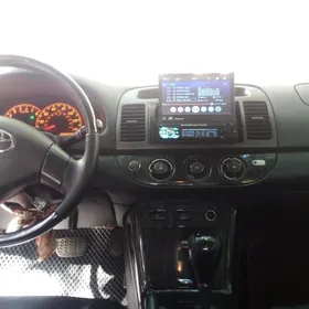 Toyota Camry 2004