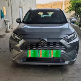 Toyota RAV4 2021