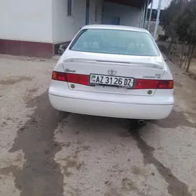 Toyota Camry 2001