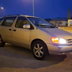 Toyota Sienna 2000