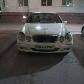 Mercedes-Benz E320 2003