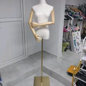 maniken elli