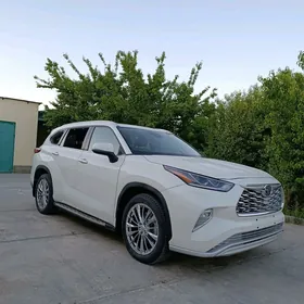 Toyota Highlander 2022