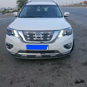 Nissan Pathfinder 2019