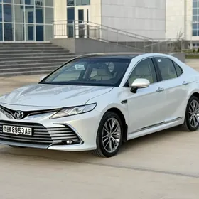 Toyota Camry 2023