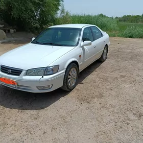 Toyota Camry 2001