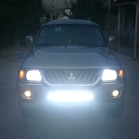 Mitsubishi Montero Sport 2002