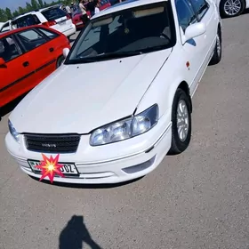 Toyota Camry 2001