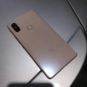 MI8 se