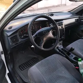 Toyota Carina 1994