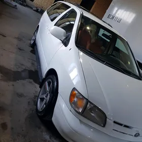 Toyota Sienna 2001