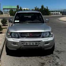 Mitsubishi Montero Sport 2001