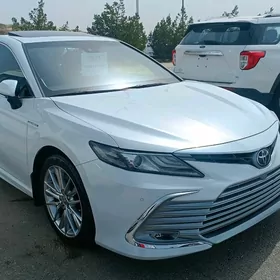 Toyota Camry 2021