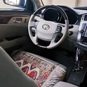 Toyota Avalon 2011