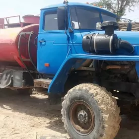 Ural 4320 2000