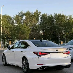Lexus ES 350 2021