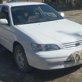Toyota Corona 1998