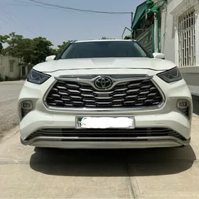 Toyota Highlander Hybrid 2021