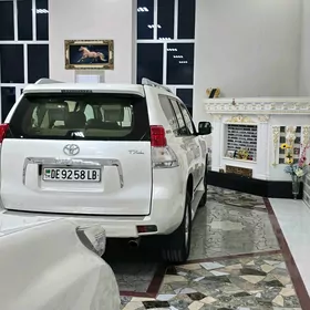 Toyota Land Cruiser Prado 2013