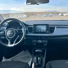 Kia Rio 2021
