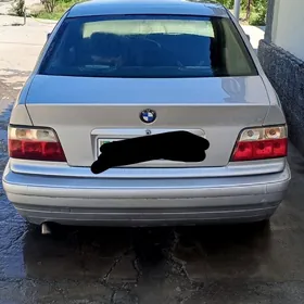 BMW 320 1992
