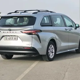 Toyota Sienna 2021