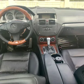Mercedes-Benz C300 2010